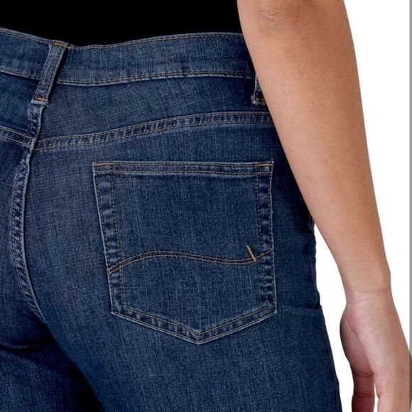 Lee Riders Mid-Rise Bermuda Medium Wash Denim Shorts NWT - Picture 4 of 12